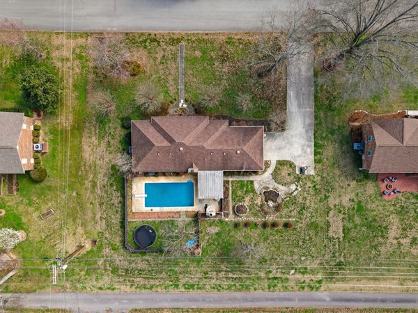 1882 Wellsbrook Dr , Fayetteville, TN 37334