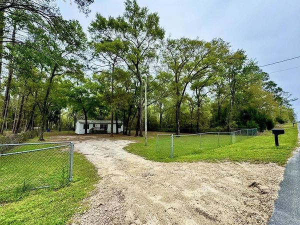 9611 NE 66th Ln, Bronson, FL 32621