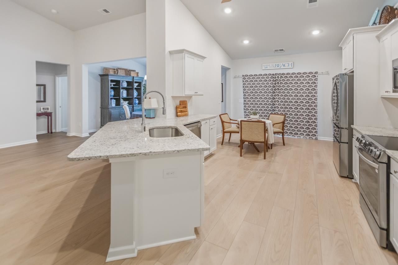 2009 Lone Cypress Dr Photo 11