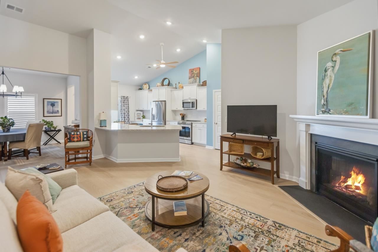 2009 Lone Cypress Dr Photo 5