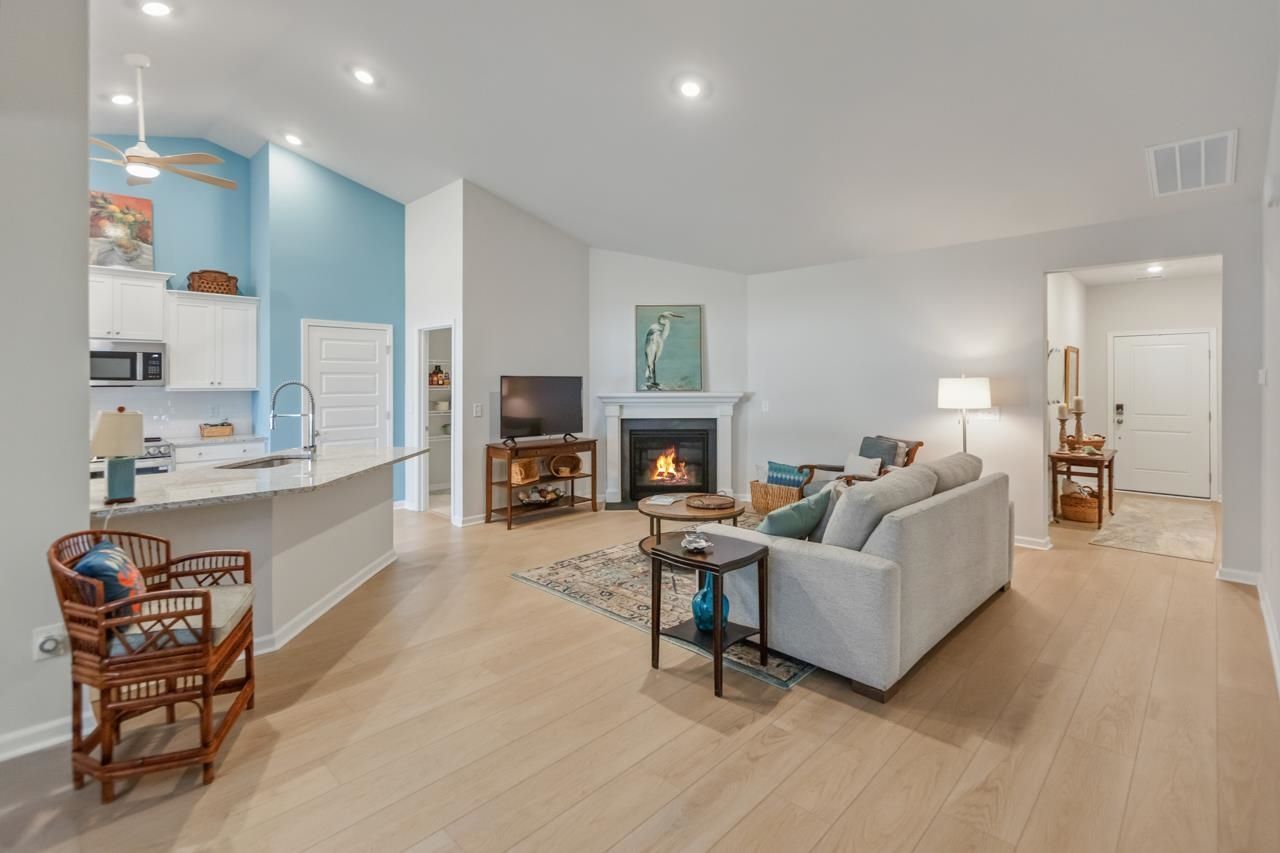 2009 Lone Cypress Dr Photo 6