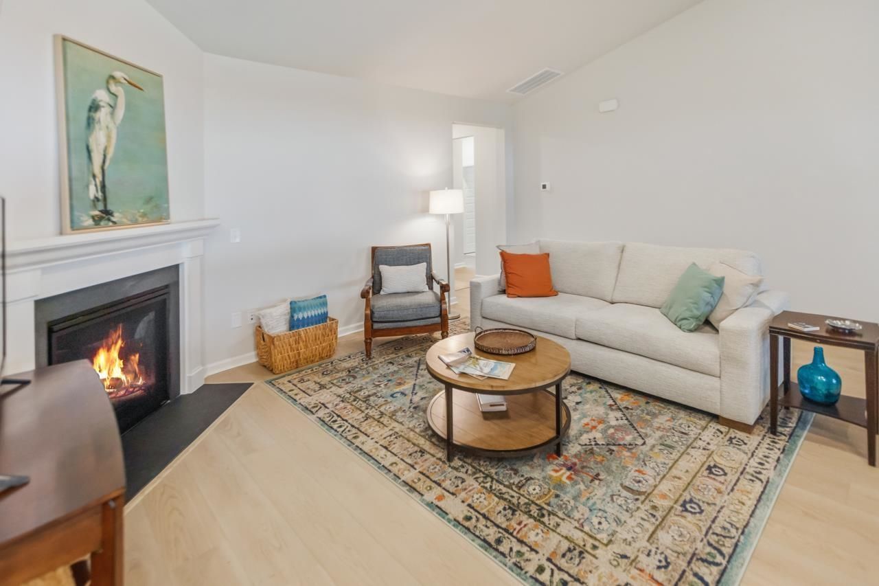 2009 Lone Cypress Dr Photo 7