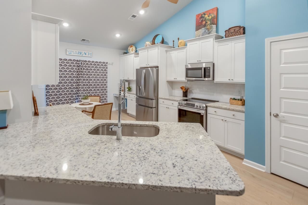 2009 Lone Cypress Dr Photo 8