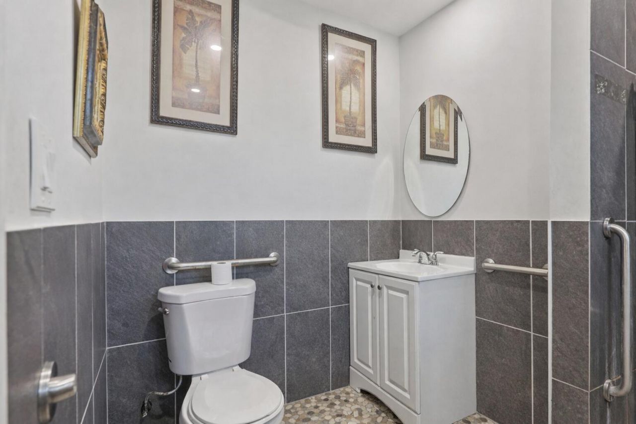 4688 NW 1st Street, Plantation, FL 33317 Photo