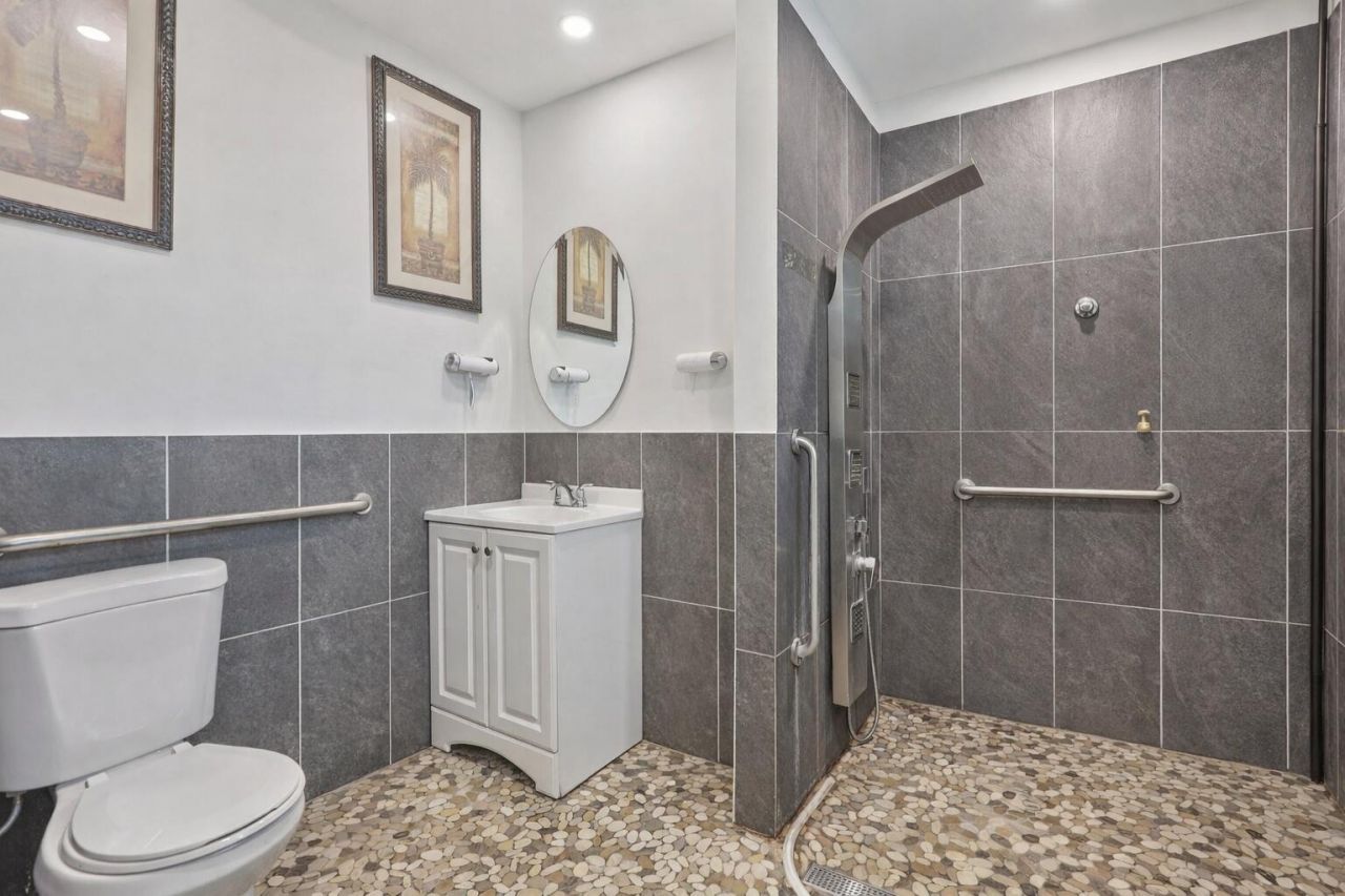 4688 NW 1st Street, Plantation, FL 33317 Photo