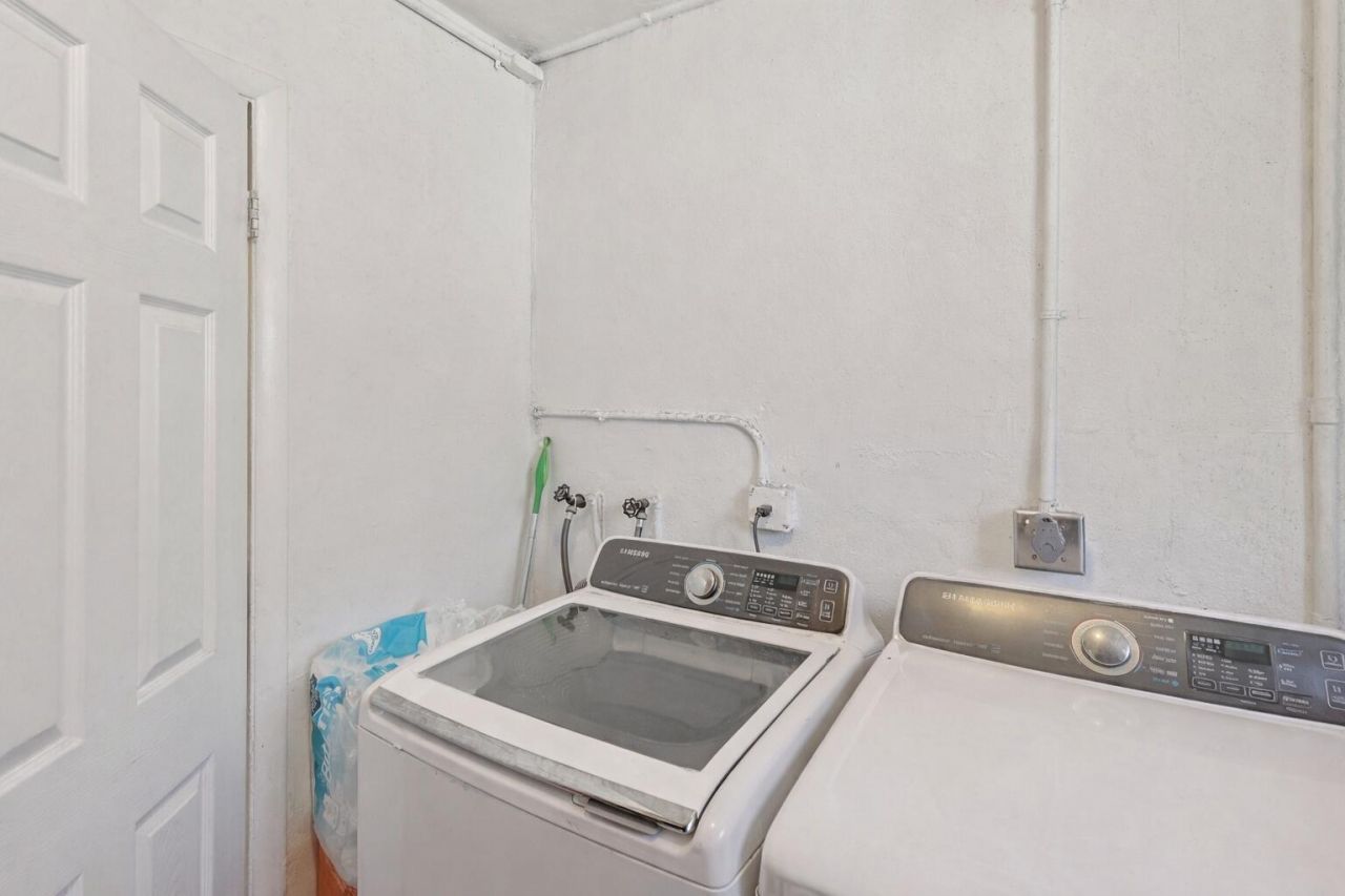 4688 NW 1st Street, Plantation, FL 33317 Photo