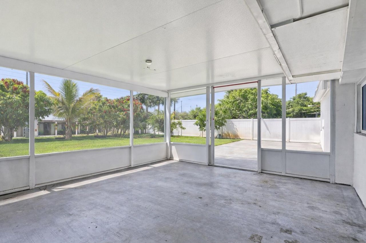 4688 NW 1st Street, Plantation, FL 33317 Photo