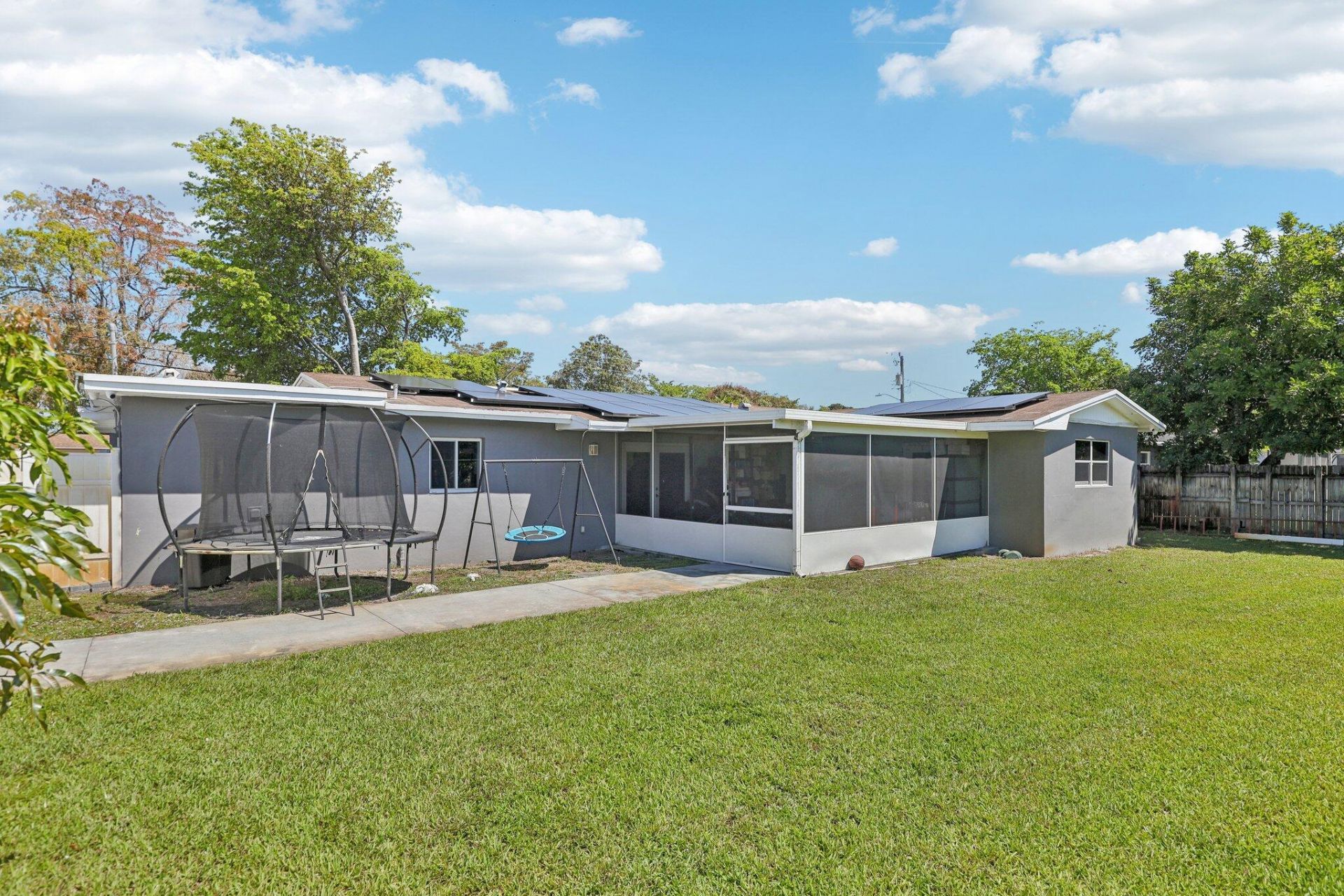 4688 NW 1st Street, Plantation, FL 33317 Photo