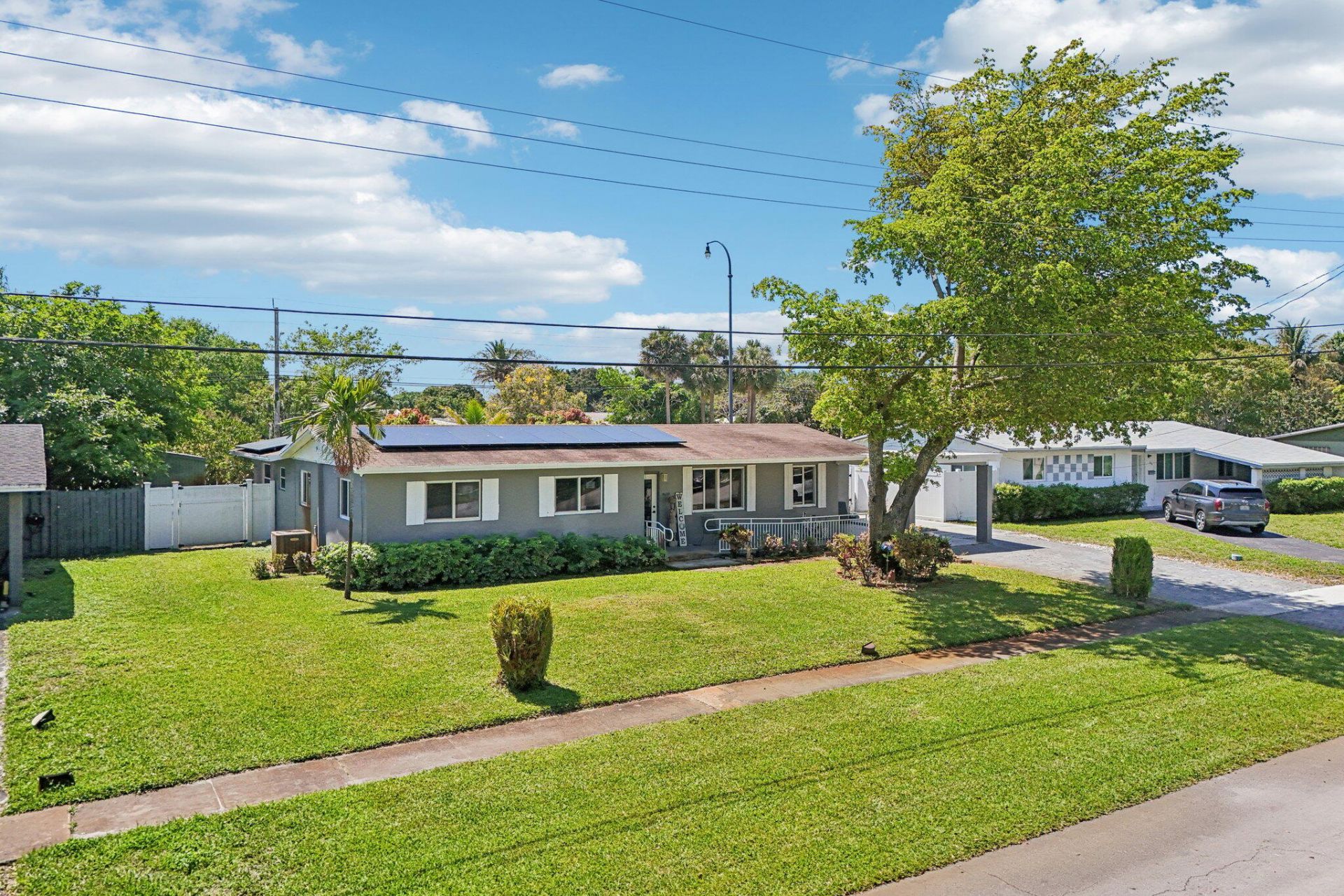 4688 NW 1st Street, Plantation, FL 33317 Photo