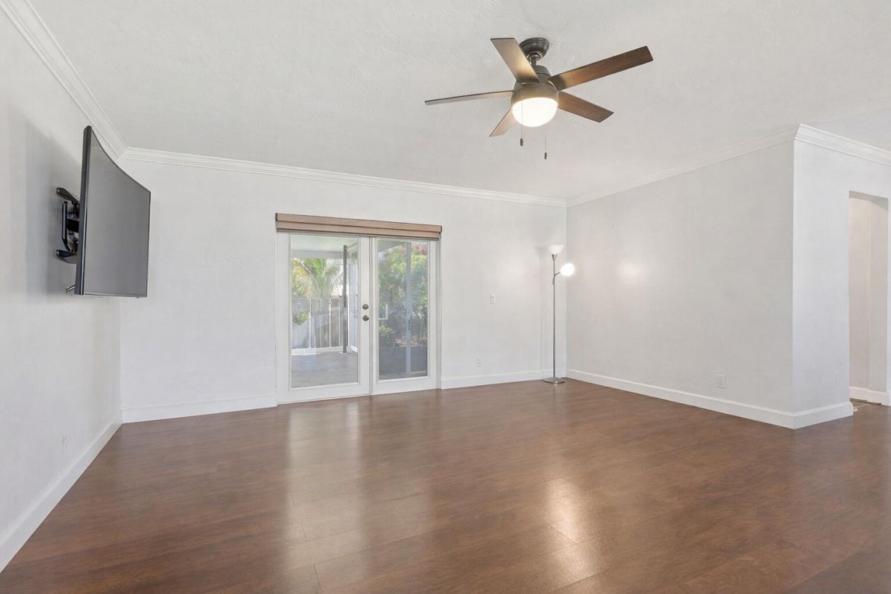 4688 NW 1st Street, Plantation, FL 33317 Photo