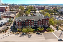 900 Taylor Street photo 4