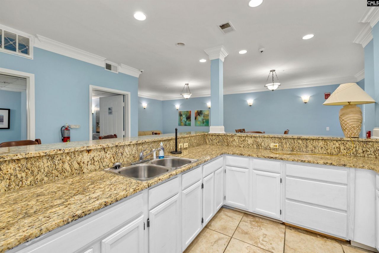 900 Taylor Street Photo 30