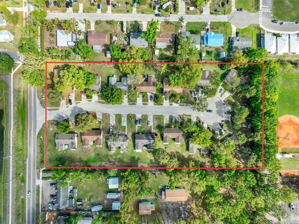 904 33RD AVENUE E, BRADENTON, FL 34208