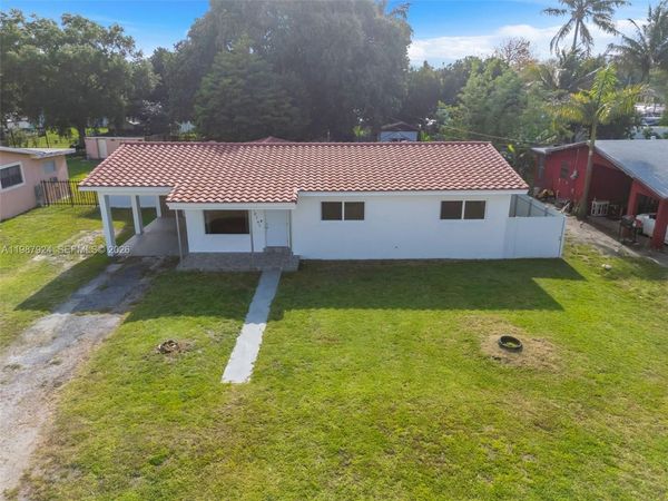 10747 NW 22nd Ct, Miami, FL 33167