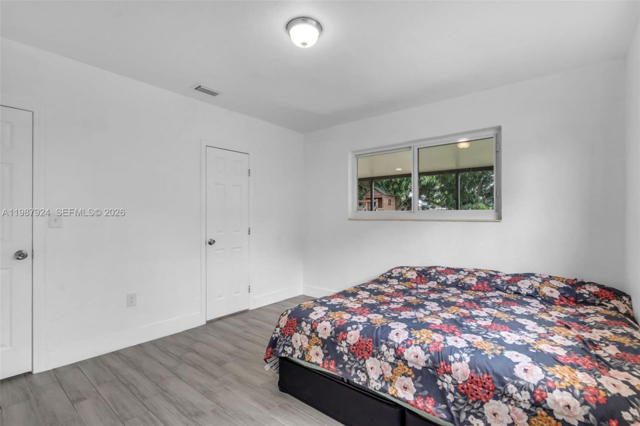 10747 NW 22nd Ct, Miami, FL 33167 Photo