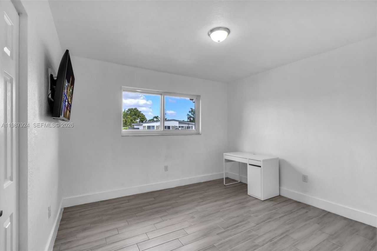 10747 NW 22nd Ct, Miami, FL 33167 Photo