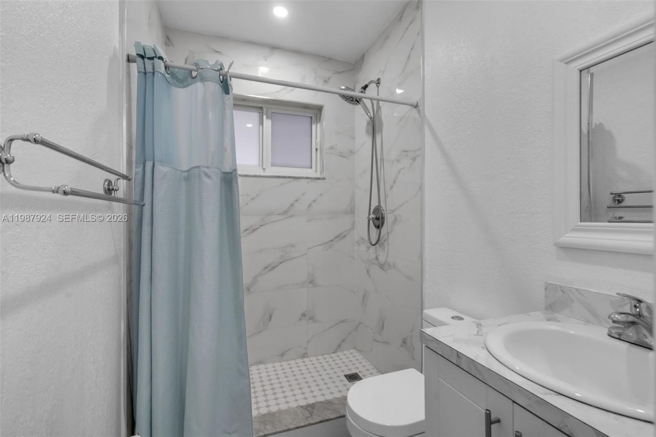 10747 NW 22nd Ct, Miami, FL 33167 Photo