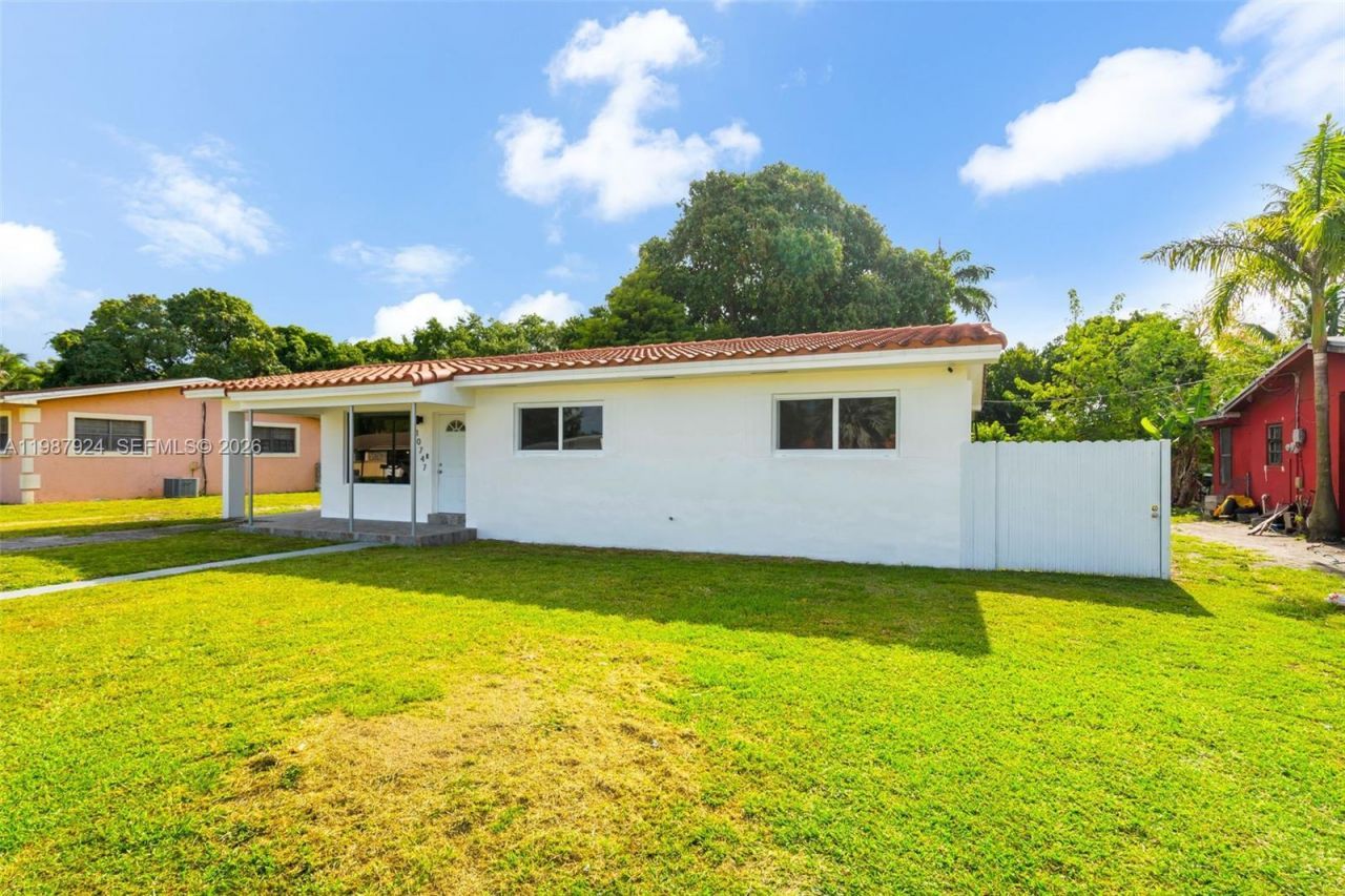 10747 NW 22nd Ct, Miami, FL 33167 Photo