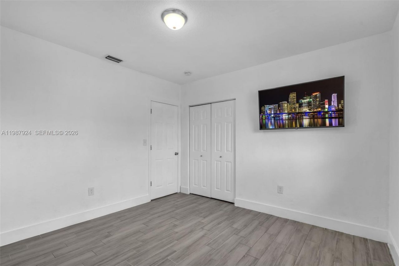 10747 NW 22nd Ct, Miami, FL 33167 Photo