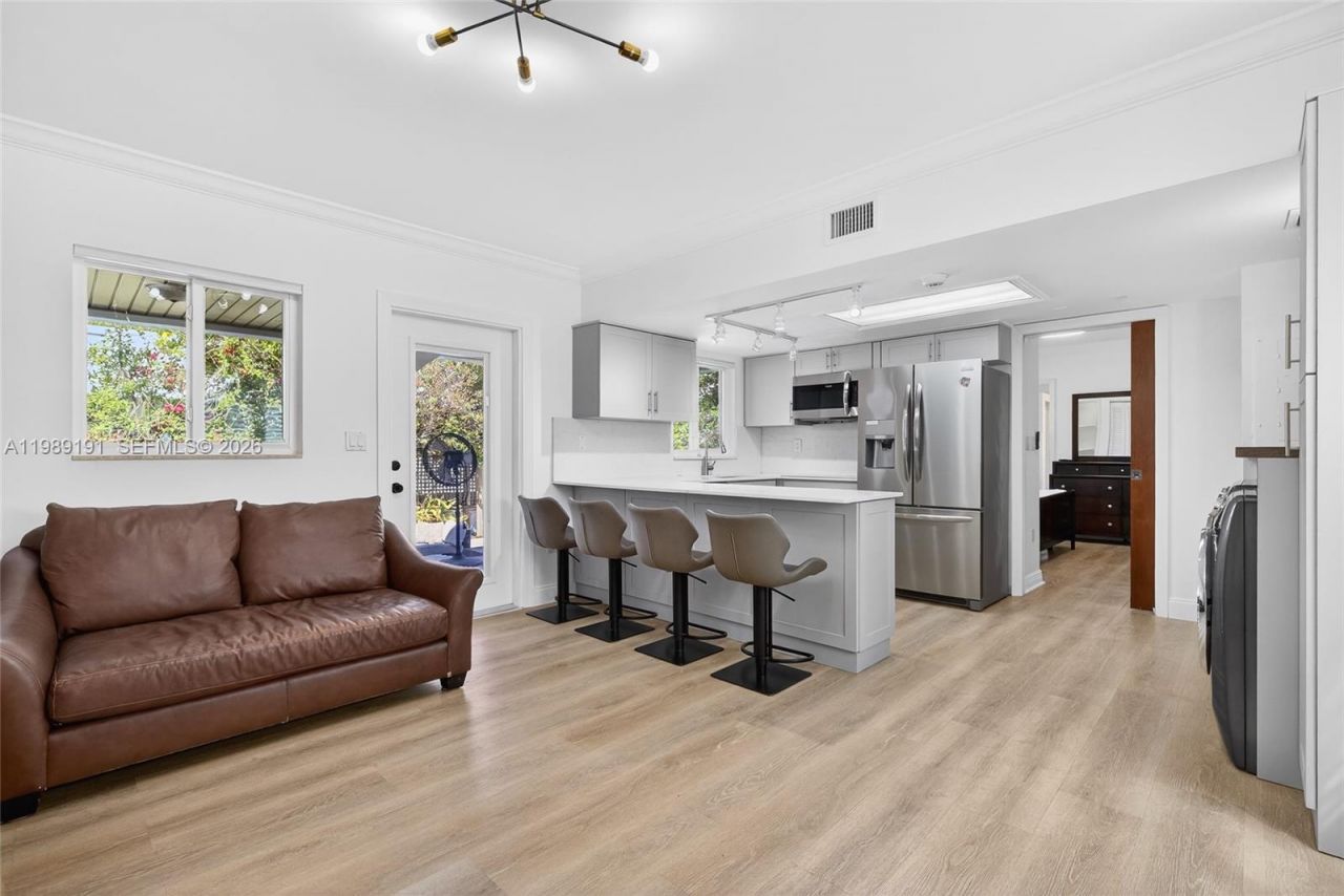 2431 SW 4th St, Miami, FL 33135 Photo