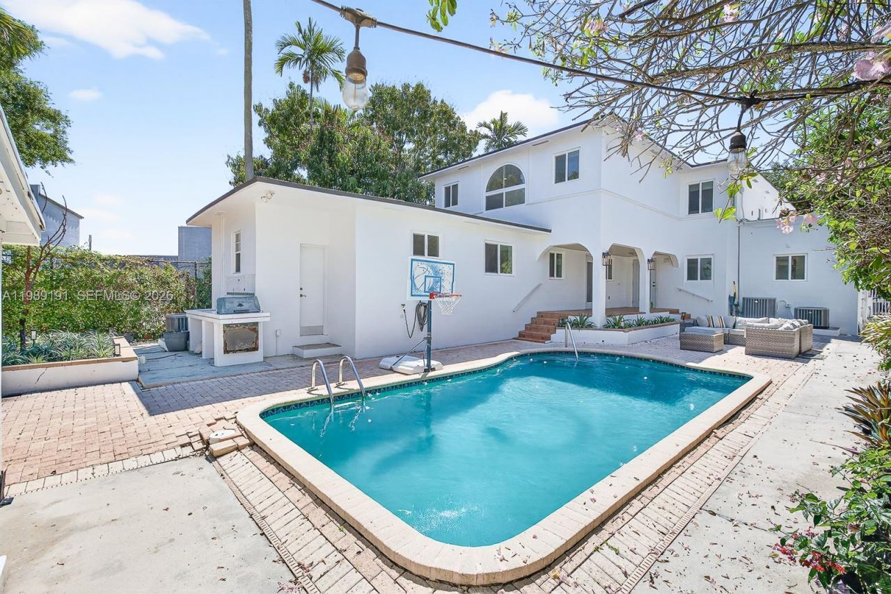 2431 SW 4th St, Miami, FL 33135 Photo