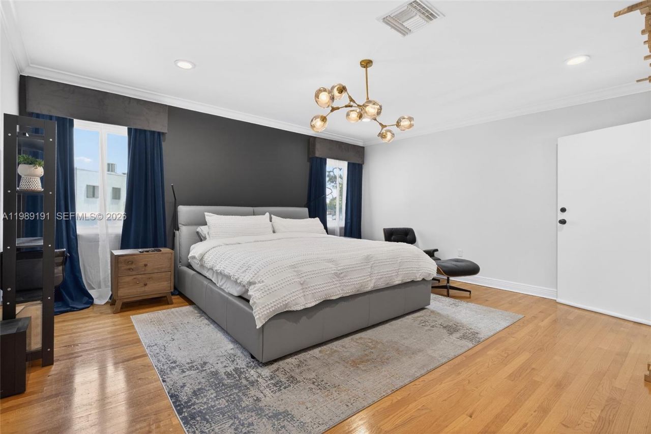 2431 SW 4th St, Miami, FL 33135 Photo