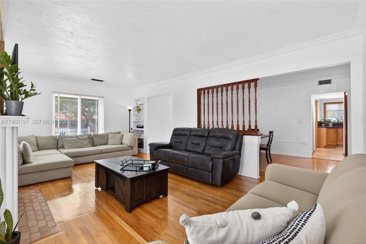 2431 SW 4th St, Miami, FL 33135 Photo