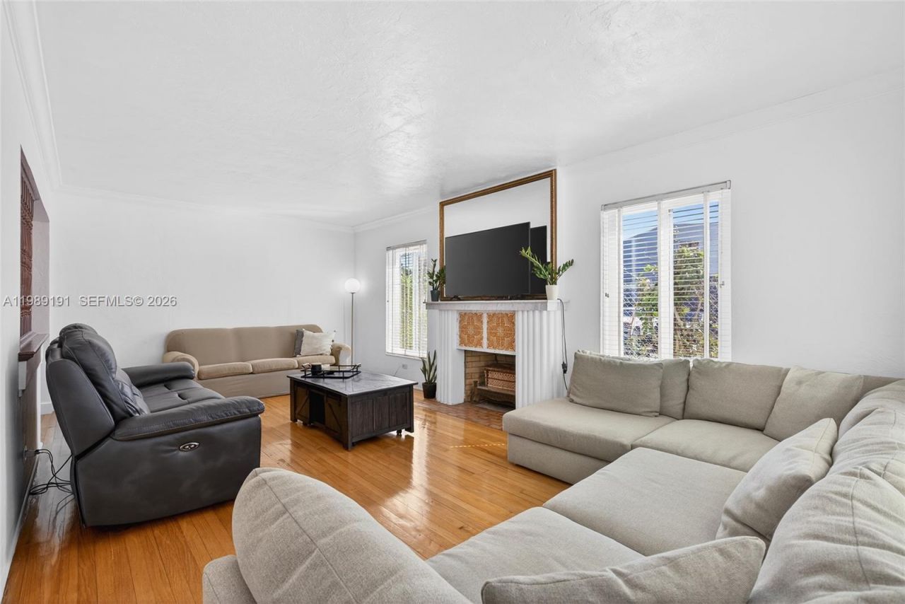 2431 SW 4th St, Miami, FL 33135 Photo