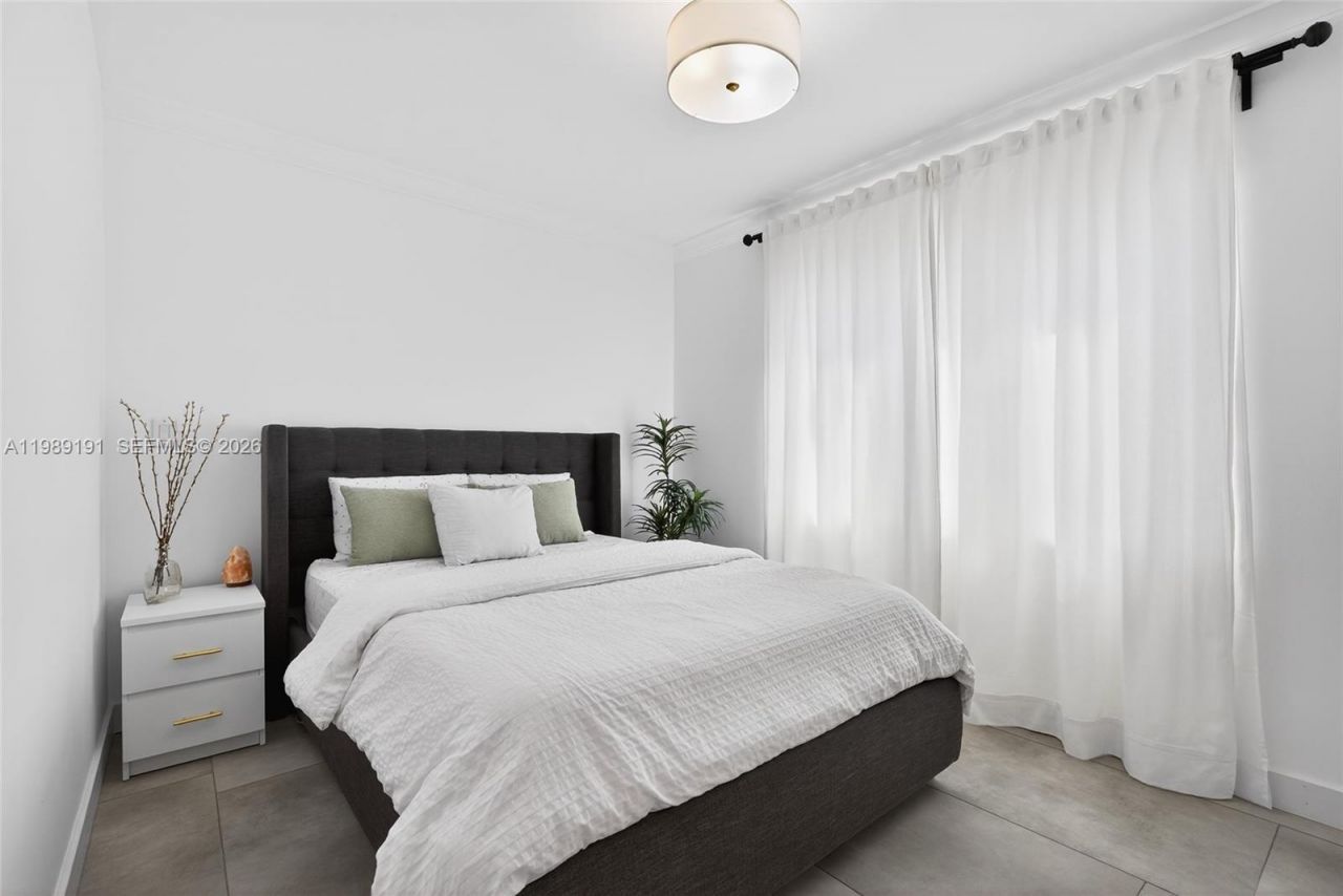 2431 SW 4th St, Miami, FL 33135 Photo