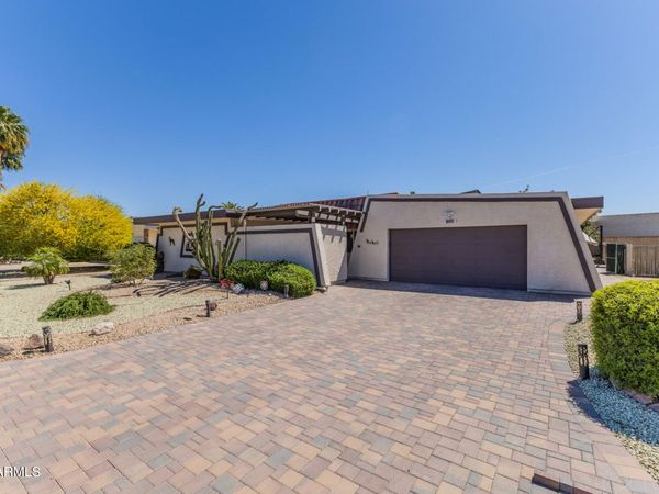 10809 W PALMERAS Drive, Sun City, AZ 85373