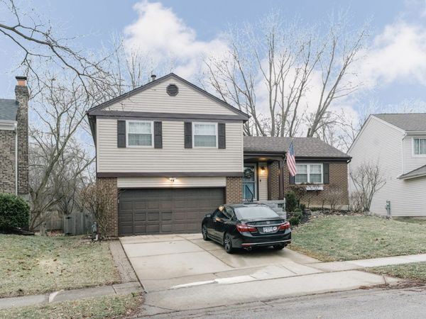 30 Monterey Drive , Vernon Hills, IL 60061