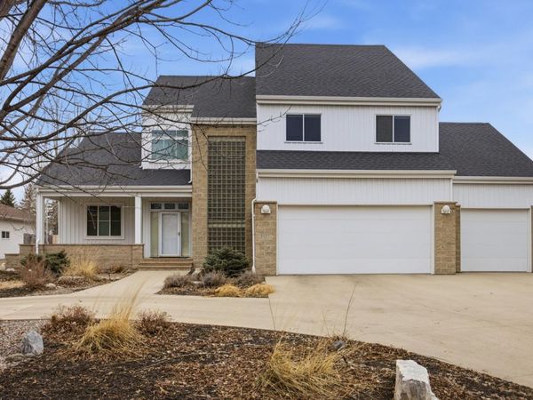 5027 Rose Creek Parkway S, Fargo, ND 58104