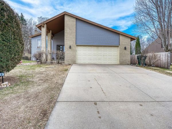 1632 Sherwood Way, Eagan, MN 55122