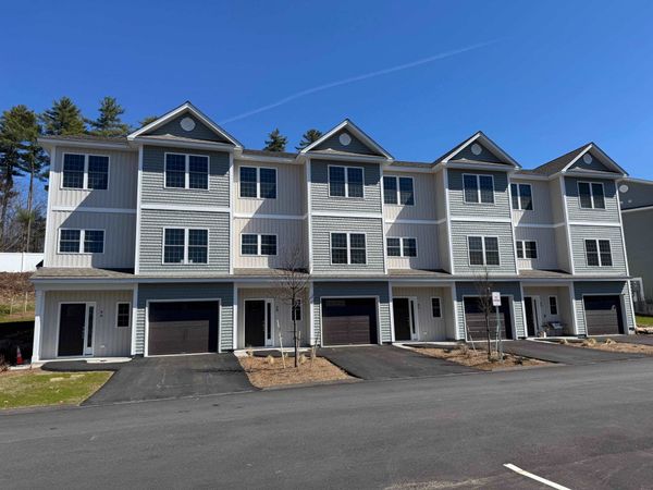 4B Dearborn Circle, Goffstown, NH 03045