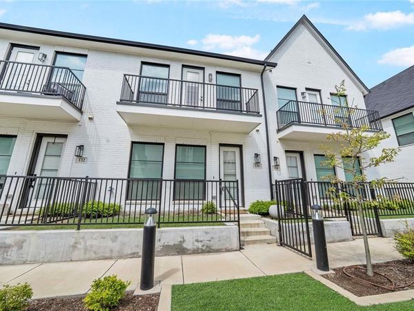 130 Garden Court W, Arlington, TX 76013