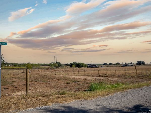 23 Duncan Rd, Pleasanton, TX 78064