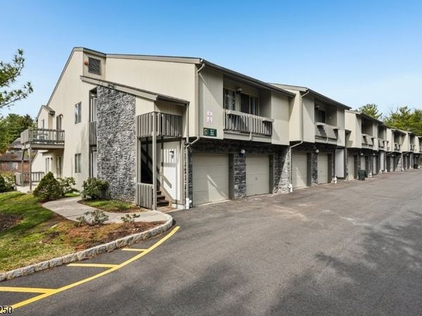 44 Hart Dr, West Orange, NJ 07052