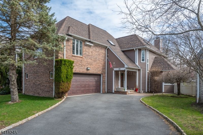 35 Turnberry Rd, Little Falls, NJ 07424 Main Photo