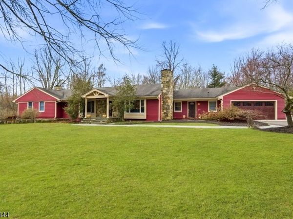 2 Old Orchard Rd, Mendham, NJ 07960