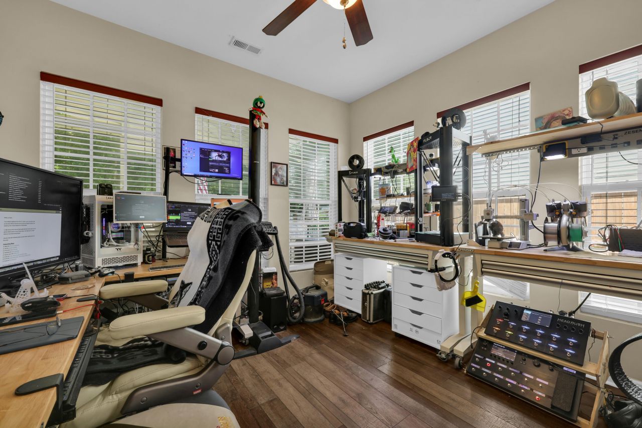 542 Brick Barn Lane Photo 20