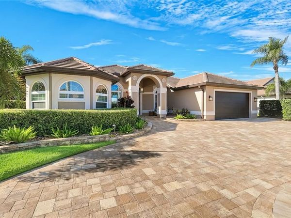 2022 El Dorado PKWY W, CAPE CORAL, FL 33914