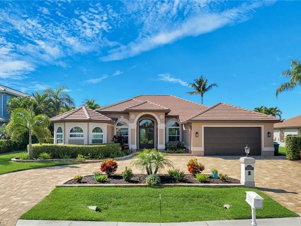 2022 El Dorado PKWY W, CAPE CORAL, FL 33914
