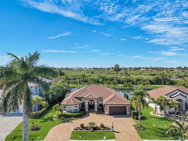 2022 El Dorado PKWY W, CAPE CORAL, FL 33914