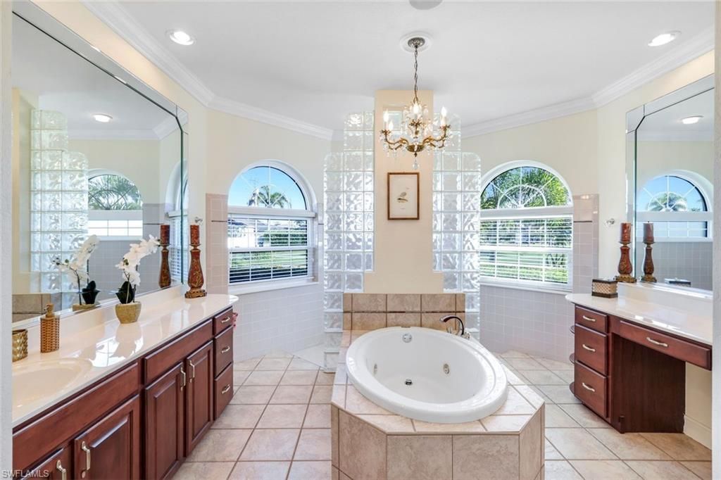 2022 El Dorado Pkwy W, Cape Coral, FL 33914 Photo