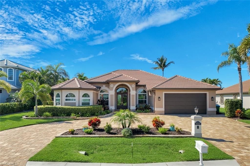 2022 El Dorado Pkwy W, Cape Coral, FL 33914 Photo