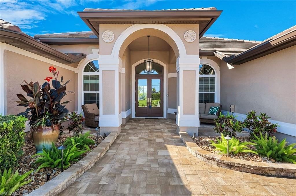 2022 El Dorado Pkwy W, Cape Coral, FL 33914 Photo