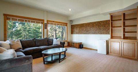 12391 Stockholm Way, Truckee, CA 96161 Photo