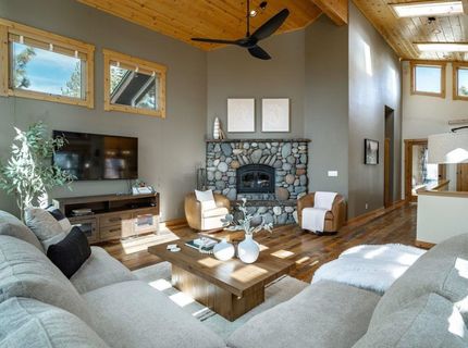 12391 Stockholm Way, Truckee, CA 96161 Photo