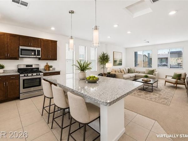 8040 Carpenter Creek Avenue, Las Vegas, NV 89113