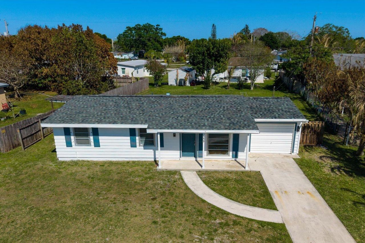 555 SE Airoso Boulevard, Port Saint Lucie, FL 34983 Photo